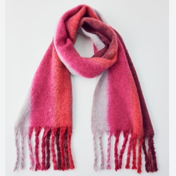 Urban Outfitters Accessories - NWOT Urban Outfitters Ombre Striped Woven Scarf